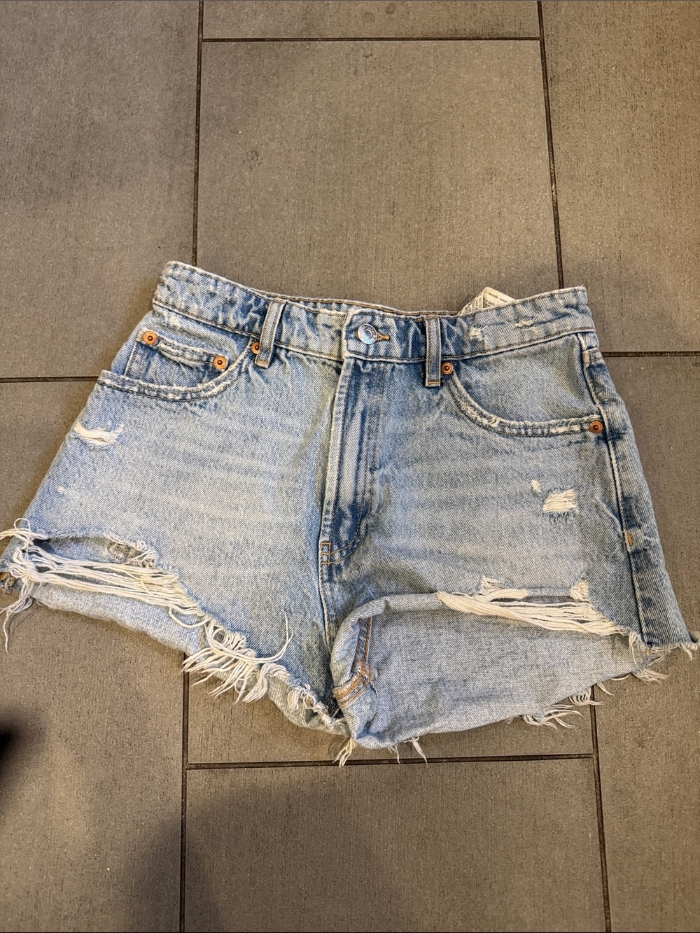 Zara Light Blue Distressed Denim Cutoff Shorts sz 6 xxclt cond